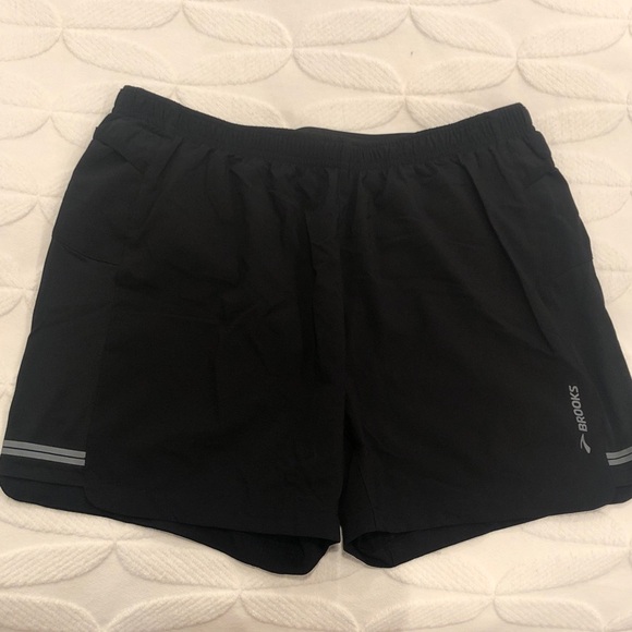Brooks Men's Athletic Black Shorts - Picture 1 of 5